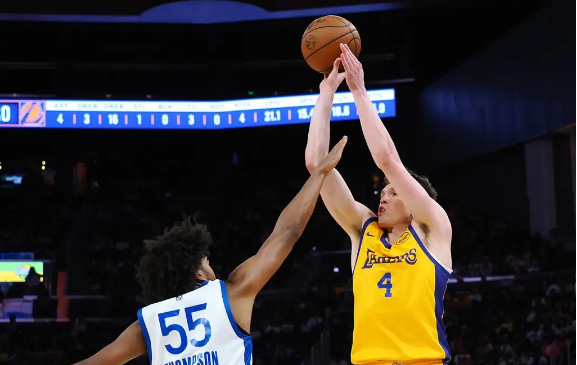 NBA夏联-汤普森22+11 布朗尼缺阵 克内克特13中3 勇士轻取湖人 NBA夏联-汤普森22+11 布朗尼缺阵 克内克特13中3 勇士轻取湖人