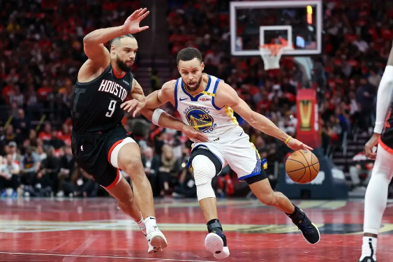 杰伦-格林罚球准绝杀 申京26+11 火箭结束对勇士15连败&进4强