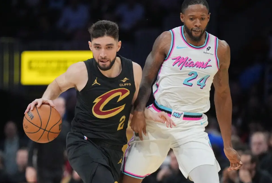 米切尔34+6 小莫布里22+15 希罗22+6 骑士击败热火 米切尔34+6 小莫布里22+15 希罗22+6 骑士击败热火