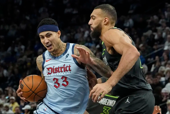 库兹马31+8 普尔19分 爱德华兹缺阵 奇才力克森林狼止16连败