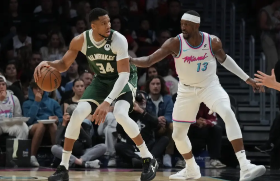 字母36+15+10 阿德巴约31+12 小波特关键上篮 雄鹿加时胜热火