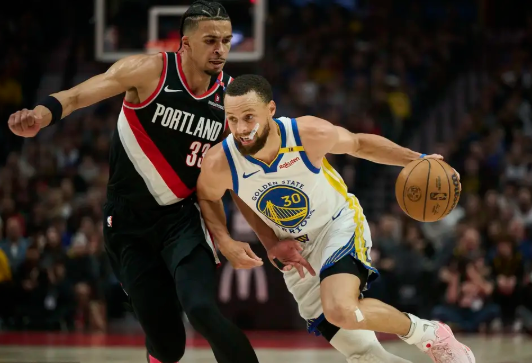 巴特勒24+7 库里14+5 克林根14+15 勇士6人上双大胜开拓者