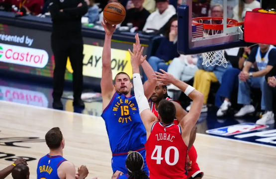 约基奇29+9+12 威少防守制胜 哈登32+11 掘金加时逆转1-0快船