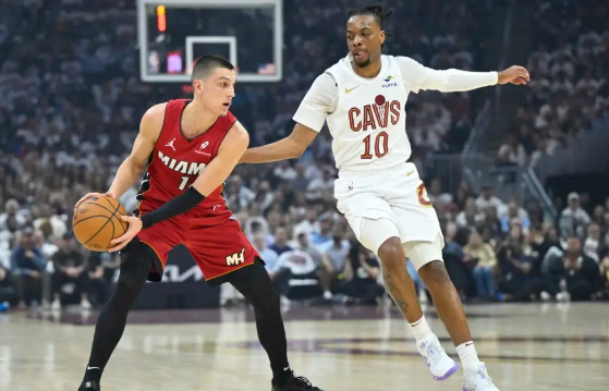 杰罗姆28+5 双枪57分 阿德巴约24+9 骑士轻取热火迎开门红